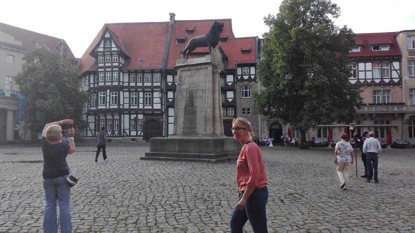 Burgplatz mit dem Loewen