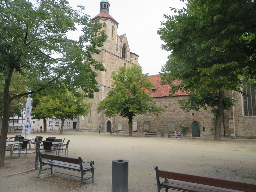 Die suedliche Seite der Magni Kirche 